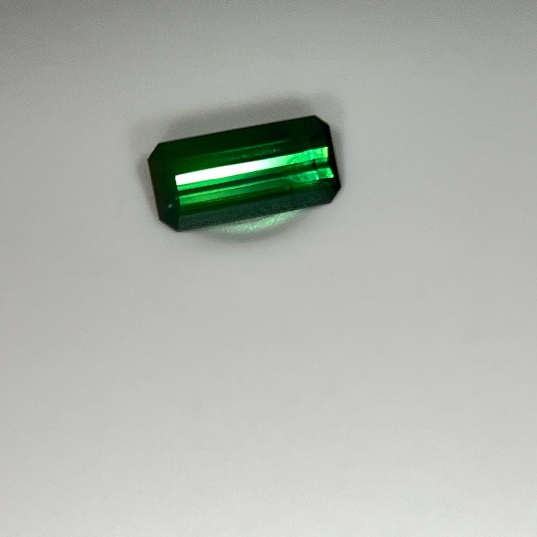 Loose Tourmaline Gemstone - Emerald 1.8ct Green SI: Loose Tourmaline Gemstone - Emerald 1.8ct Green SI This listing features Loose Tourmaline Gemstone - Emerald 1.8ct Green SI. Item specifics are provided below. Item Specifics: Type: Tourmaline