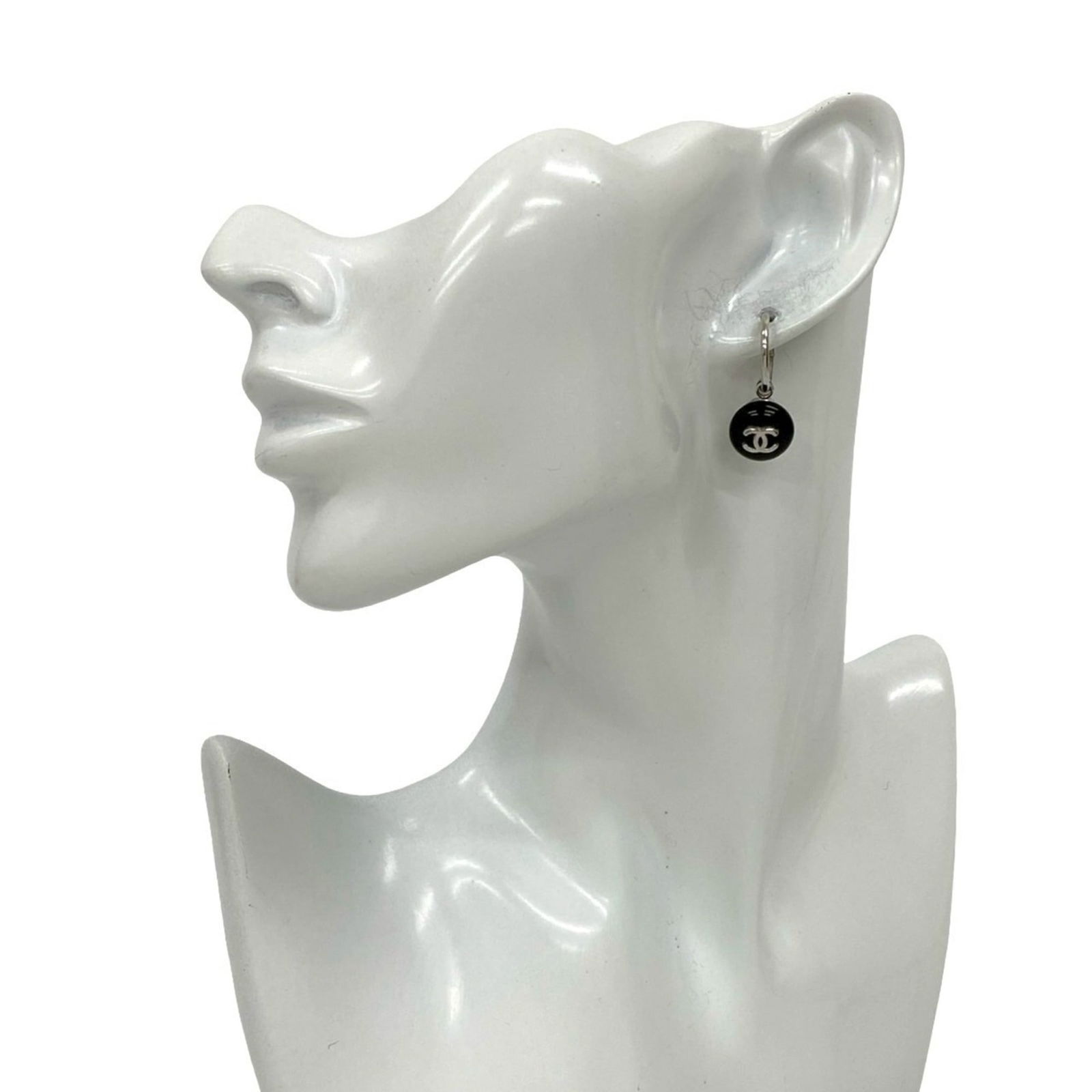 Plastic - Chanel Stud Earrings Alloy: Plastic - Chanel Stud Earrings Alloy This listing features Plastic - Chanel Stud Earrings Alloy. Item specifics are provided below. Item Specifics: Brand: Chanel Type: Stud Earrings Gender: Women Mate