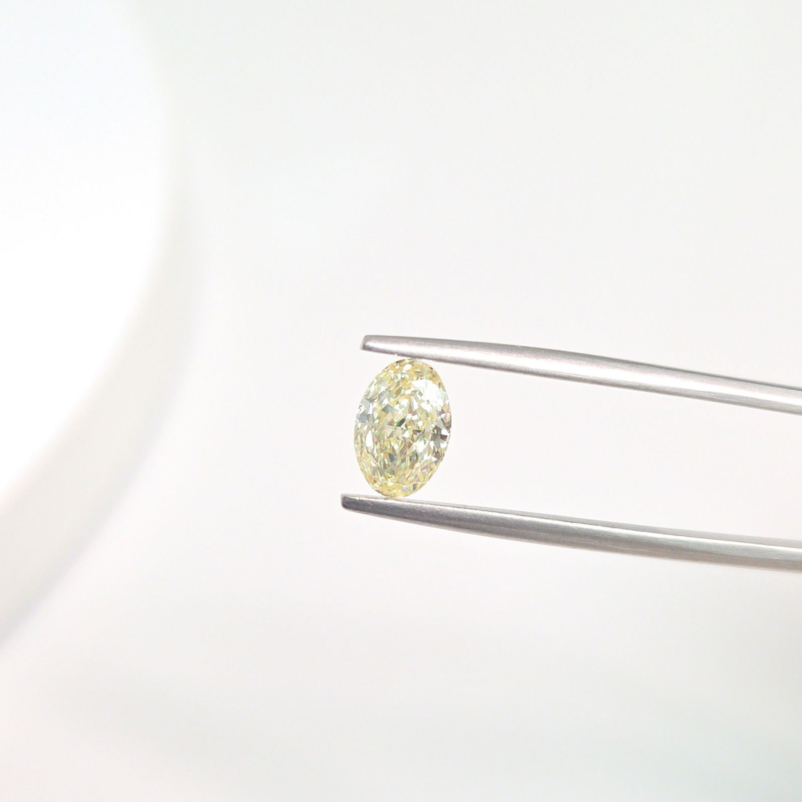 Loose Lab Diamond - IGI Oval 1.02ct Light Yellow VS1 (1 of 1)