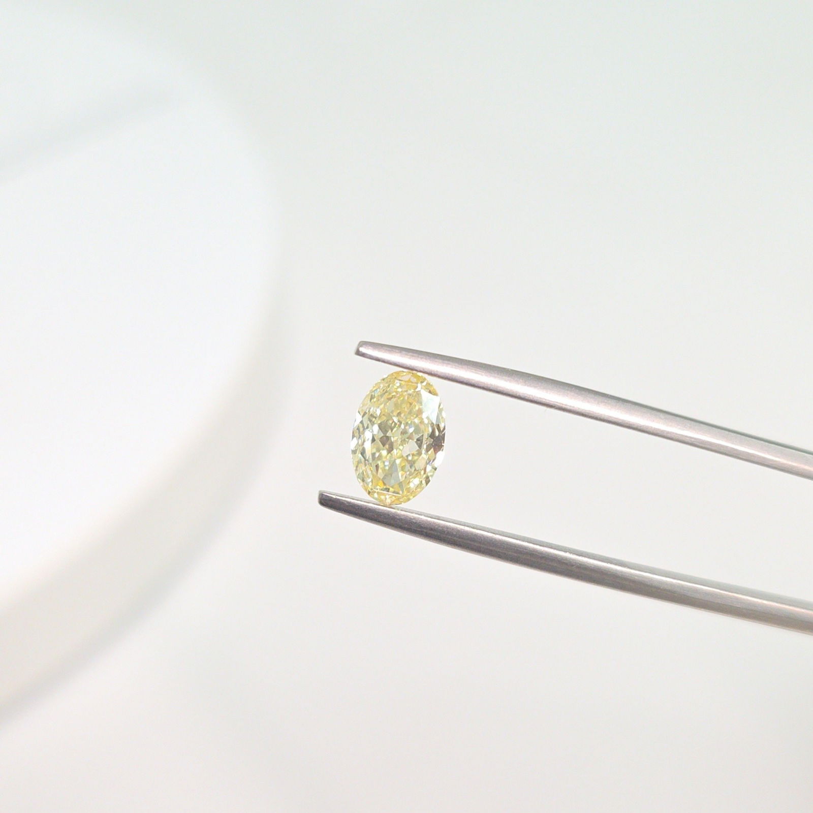 Loose Lab Diamond - IGI Oval 1.01ct Fancy Yellow VS2 (1 of 1)