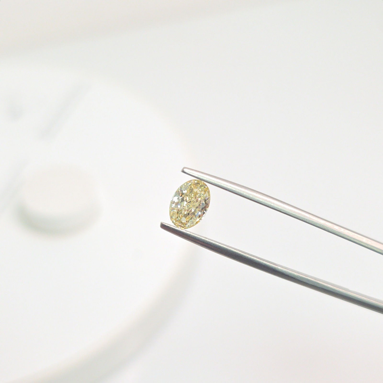 Loose Lab Diamond - IGI Oval 1.03ct Light Yellow VS2: Loose Lab Diamond - IGI Oval 1.03ct Light Yellow VS2 This listing features Loose Lab Diamond - IGI Oval 1.03ct Light Yellow VS2. Item specifics are provided below. Item Specifics: Source: This Is A