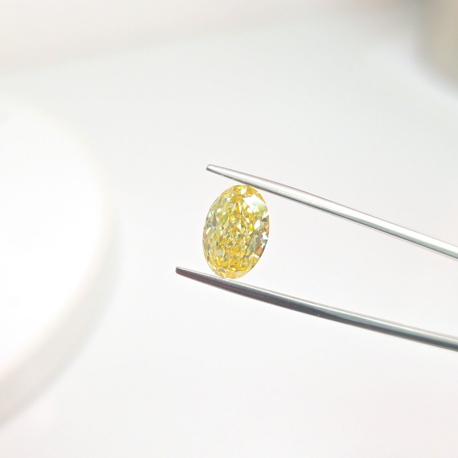 Loose Lab Diamond - IGI Oval 3.82ct Fancy Vivid Yellow VS2: Loose Lab Diamond - IGI Oval 3.82ct Fancy Vivid Yellow VS2 This listing features Loose Lab Diamond - IGI Oval 3.82ct Fancy Vivid Yellow VS2. Item specifics are provided below. Item Specifics: