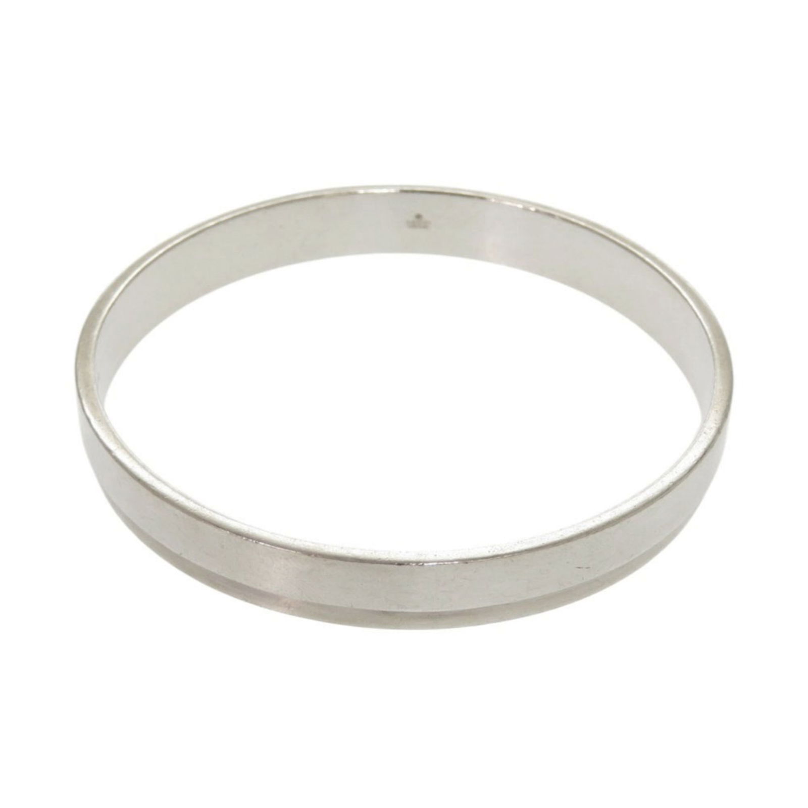 925 Gucci Bangle Silver: 925 Gucci Bangle Silver This listing features 925 Gucci Bangle Silver. Item specifics are provided below. Item Specifics: Brand: Gucci Type: Bangle Gender: Women Material: Silver 925 Color: Silver Len
