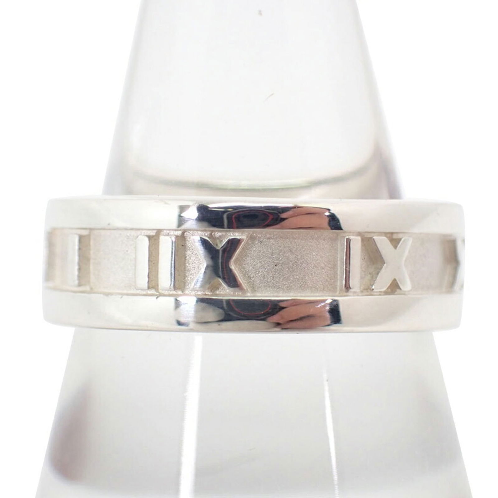 925 Tiffany Band Ring Sterling Silver: 925 Tiffany Band Ring Sterling Silver This listing features 925 Tiffany Band Ring Sterling Silver. Item specifics are provided below. Item Specifics: Brand: Tiffany Type: Band Ring Gender: Women