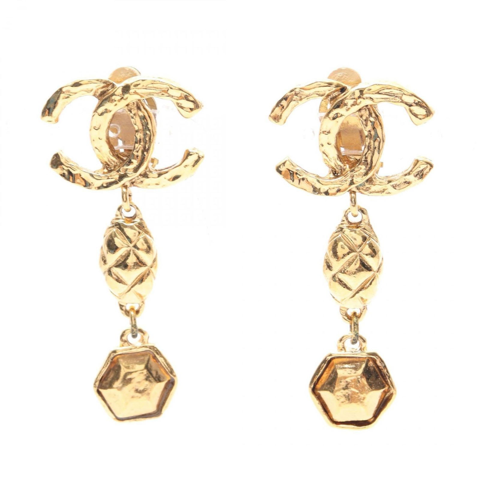 Plating Chanel Clip Earrings Gold: Plating Chanel Clip Earrings Gold This listing features Plating Chanel Clip Earrings Gold. Item specifics are provided below. Item Specifics: Brand: Chanel Type: Clip Earrings Gender: Women Material: