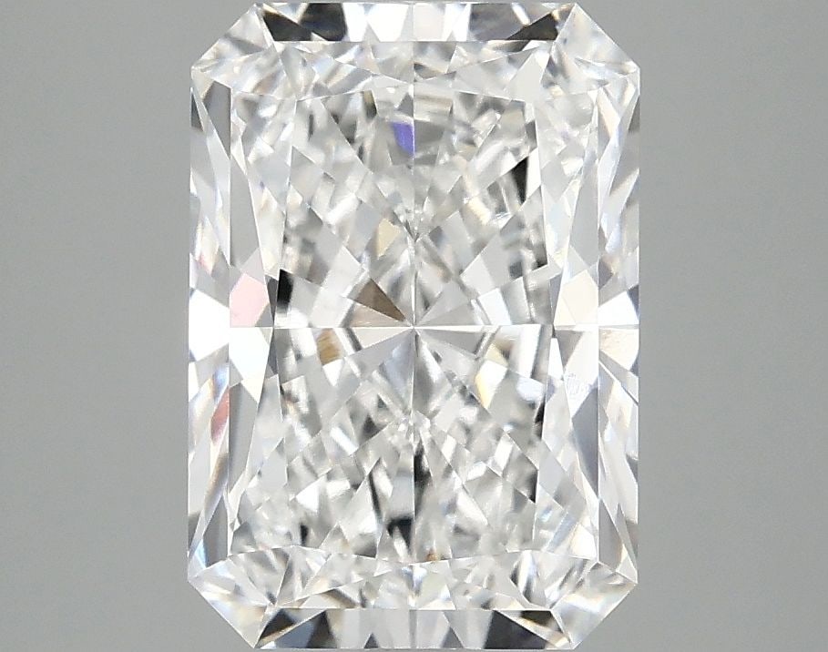 Loose Lab Diamond - IGI Radiant 3.08ct E VVS2: Loose Lab Diamond - IGI Radiant 3.08ct E VVS2 This listing features Loose Lab Diamond - IGI Radiant 3.08ct E VVS2. Item specifics are provided below. Item Specifics: Source: This Is A Real Diamond