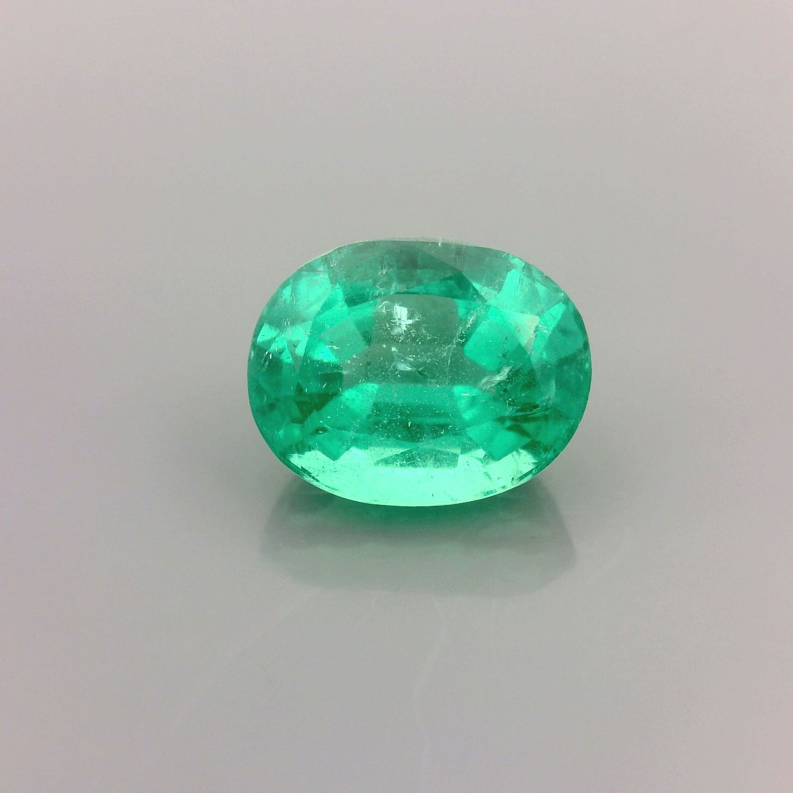 Loose Emerald Gemstone - GSI Oval 3.21ct Green SI (1 of 1)