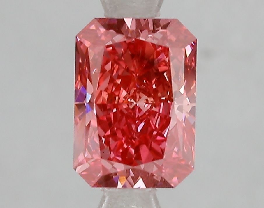 Loose Lab Diamond - IGI Radiant 1.52ct Fancy Vivid Pink VS2: Loose Lab Diamond - IGI Radiant 1.52ct Fancy Vivid Pink VS2 This listing features Loose Lab Diamond - IGI Radiant 1.52ct Fancy Vivid Pink VS2. Item specifics are provided below. Item Specifics: