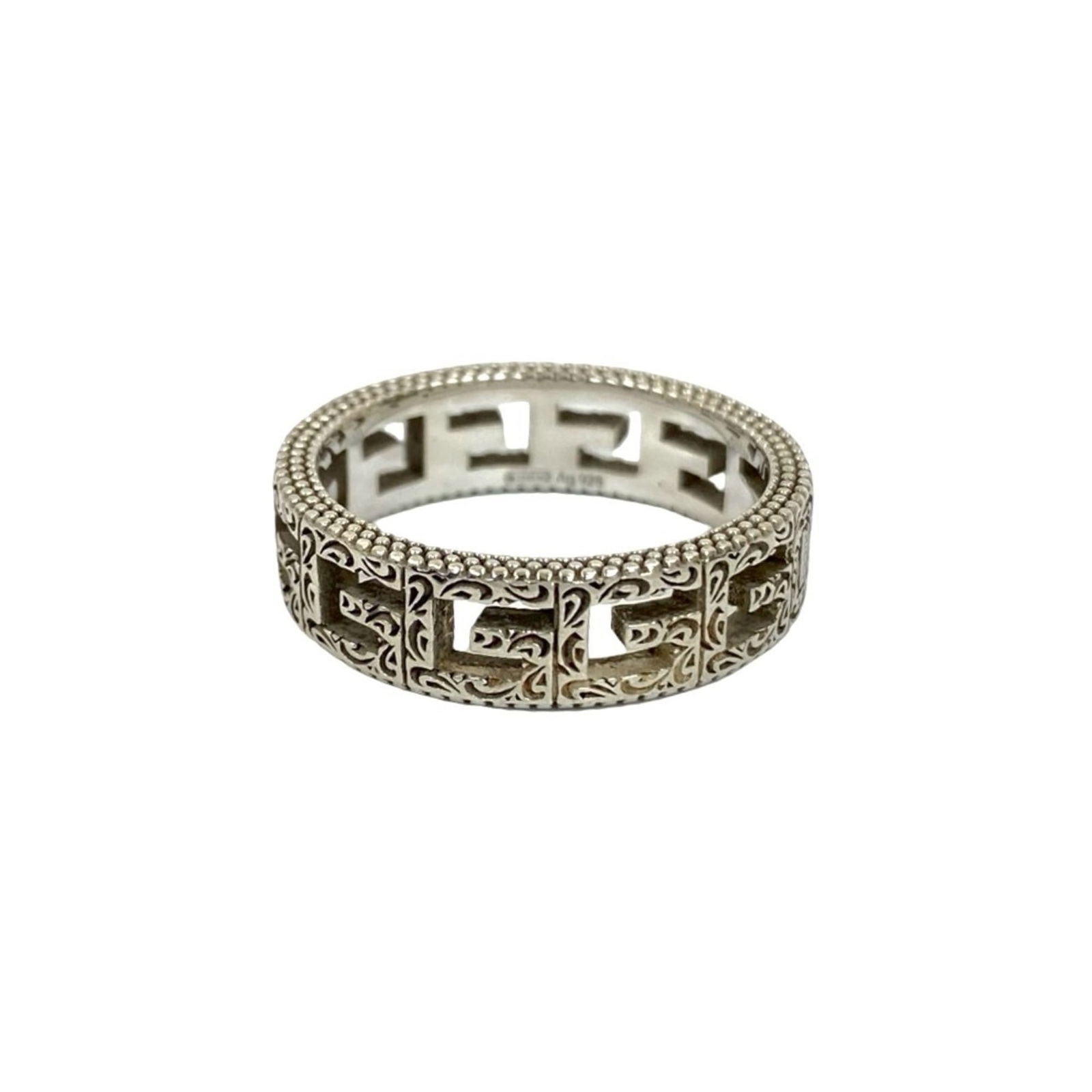 925 Gucci Band Ring Silver: 925 Gucci Band Ring Silver This listing features 925 Gucci Band Ring Silver. Item specifics are provided below. Item Specifics: Brand: Gucci Type: Band Ring Gender: Men Color: Silver Material:
