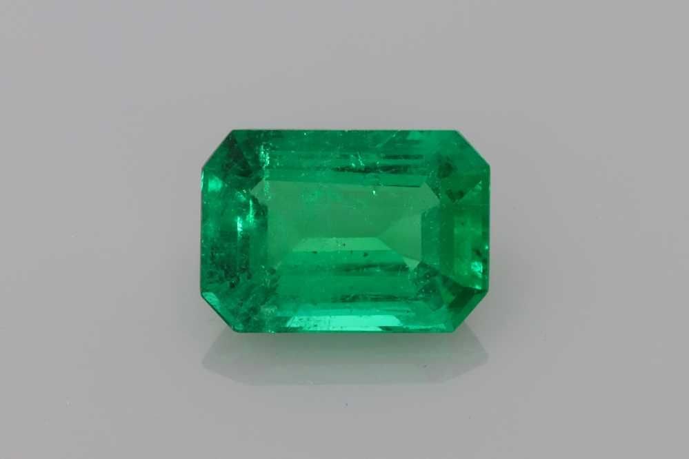 Loose Emerald Gemstone - GIA Emerald 2.41ct Green SI: Loose Emerald Gemstone - GIA Emerald 2.41ct Green SI This listing features Loose Emerald Gemstone - GIA Emerald 2.41ct Green SI. Item specifics are provided below. Item Specifics: Type: Emerald