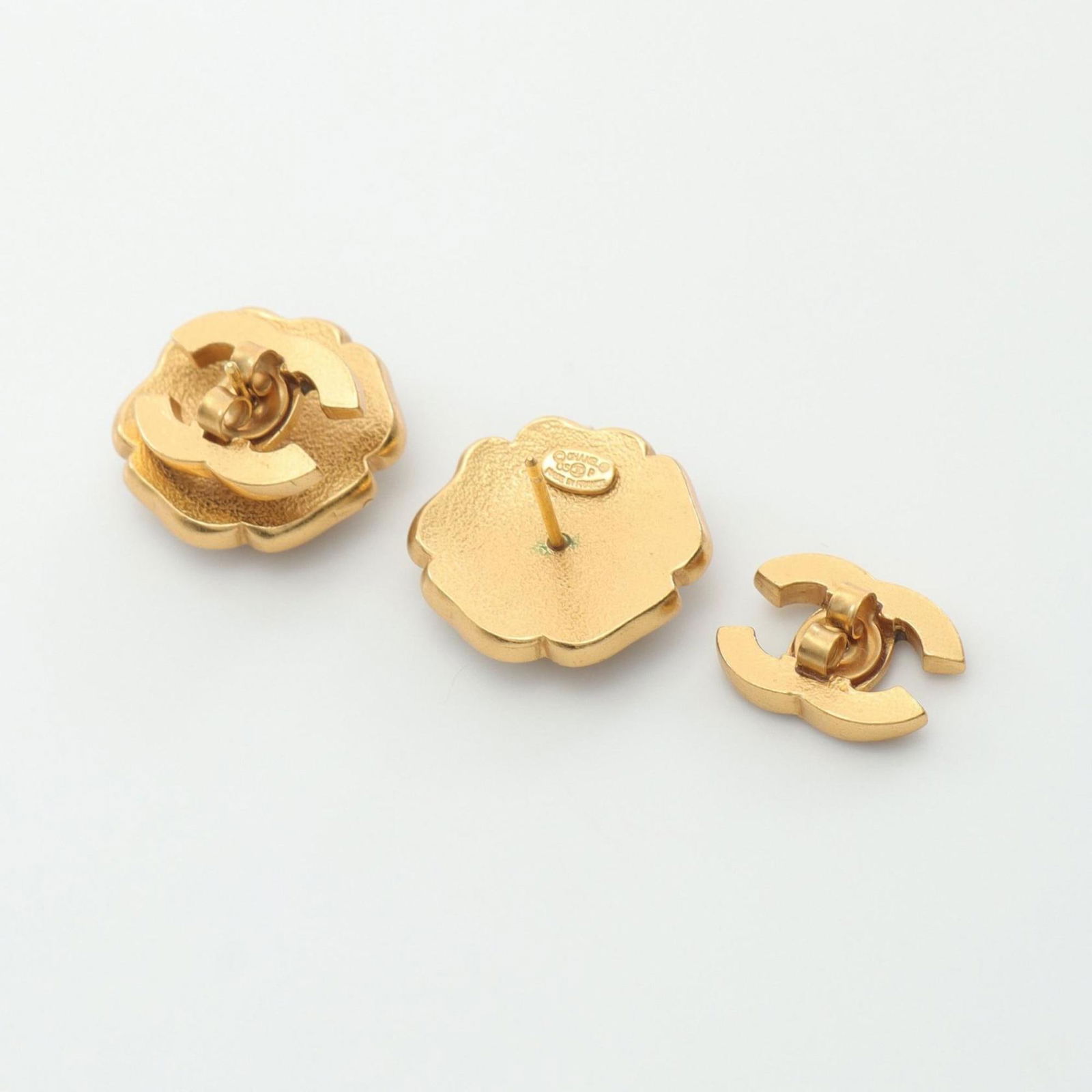Plating Chanel Stud Earrings Gold - 3