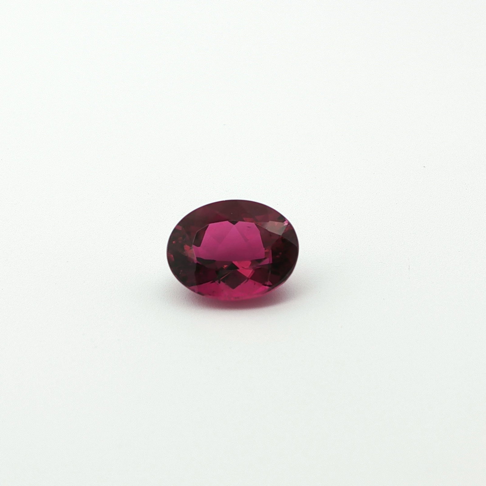 Loose Tourmaline Gemstone - GSI Oval 3.26ct Red SI: Loose Tourmaline Gemstone - GSI Oval 3.26ct Red SI This listing features Loose Tourmaline Gemstone - GSI Oval 3.26ct Red SI. Item specifics are provided below. Item Specifics: Type: Tourmaline