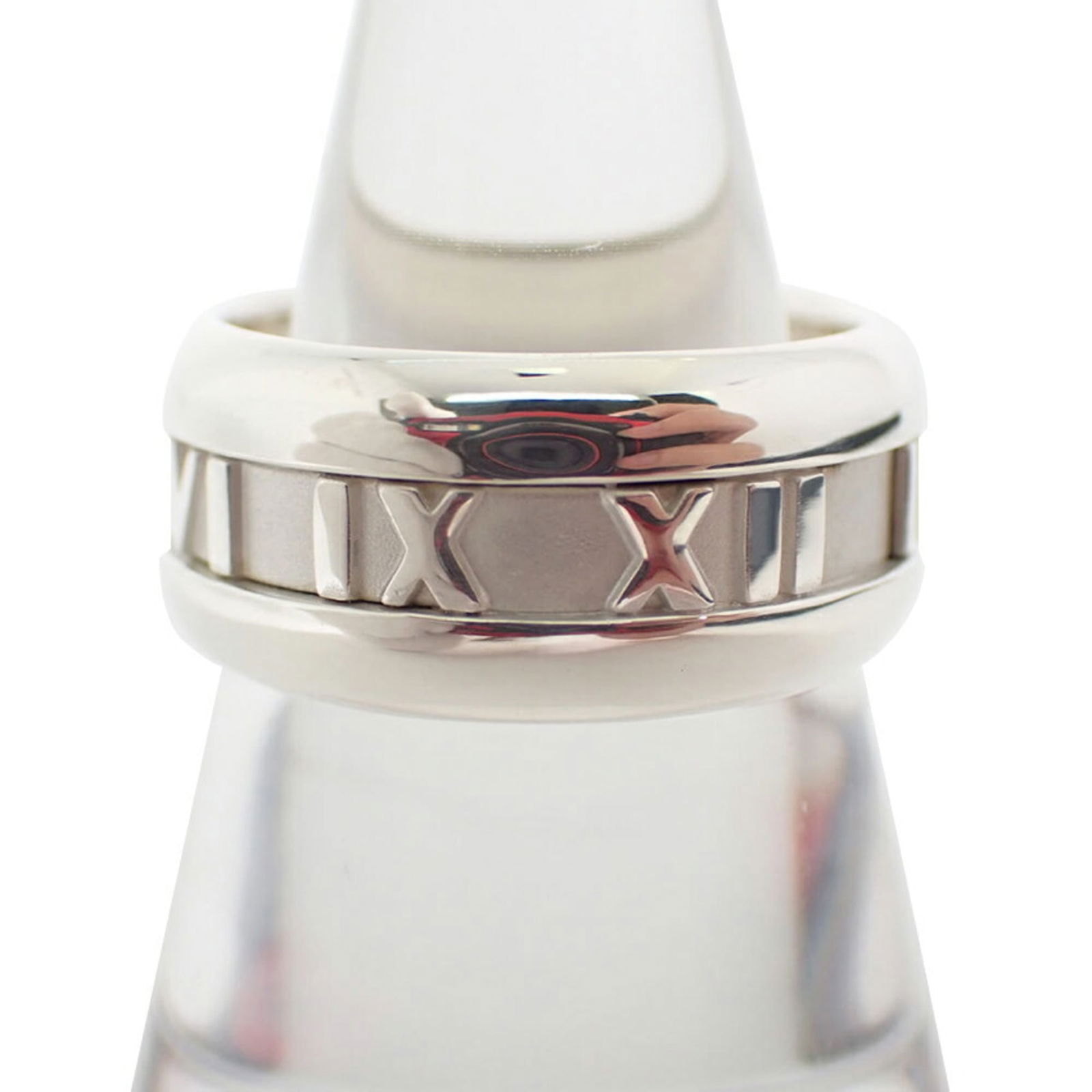 925 Tiffany Band Ring Sterling Silver: 925 Tiffany Band Ring Sterling Silver This listing features 925 Tiffany Band Ring Sterling Silver. Item specifics are provided below. Item Specifics: Brand: Tiffany Type: Band Ring Gender: Women