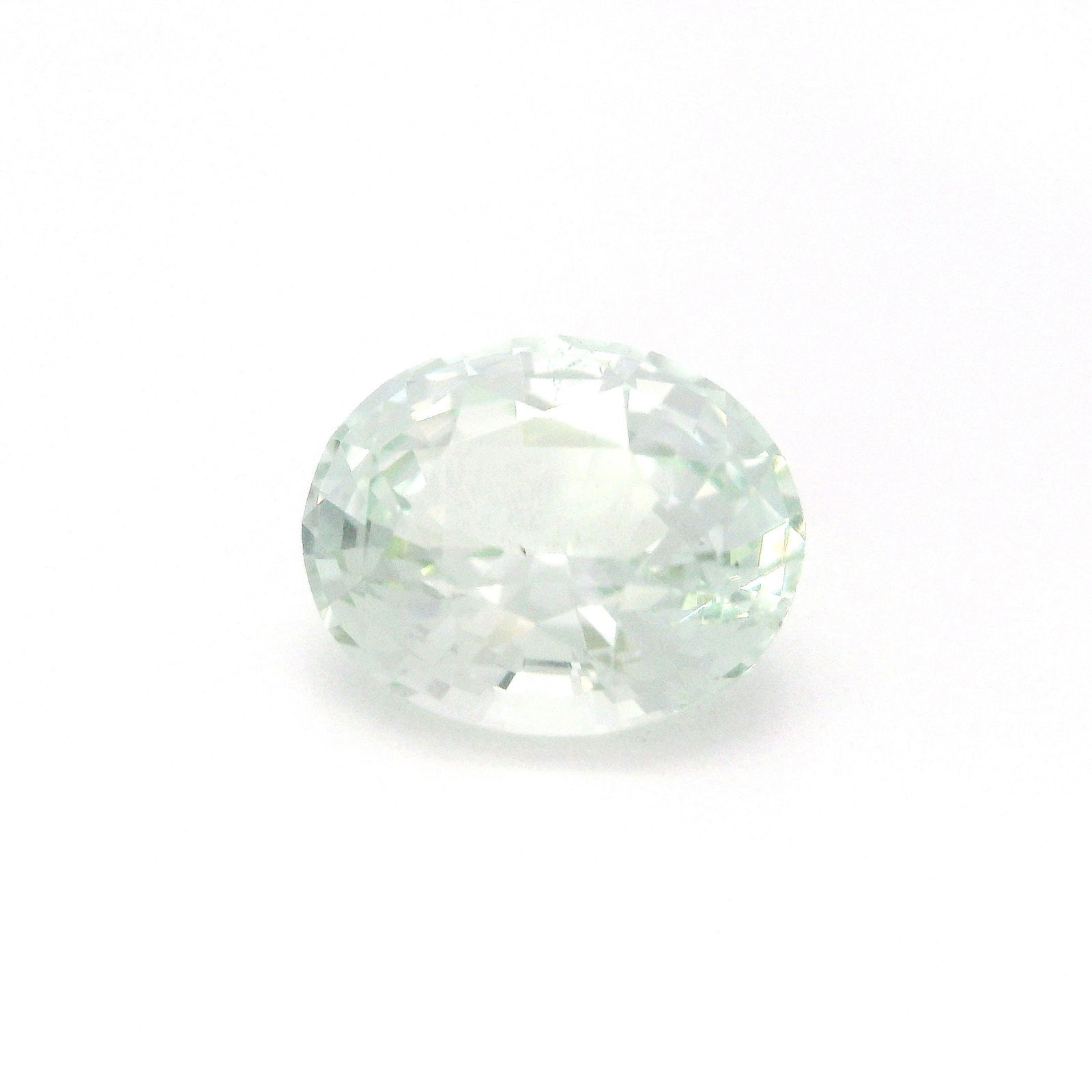 Loose Tourmaline Gemstone - GSI Oval 4.2ct Green SI: Loose Tourmaline Gemstone - GSI Oval 4.2ct Green SI This listing features Loose Tourmaline Gemstone - GSI Oval 4.2ct Green SI. Item specifics are provided below. Item Specifics: Type: Tourmaline