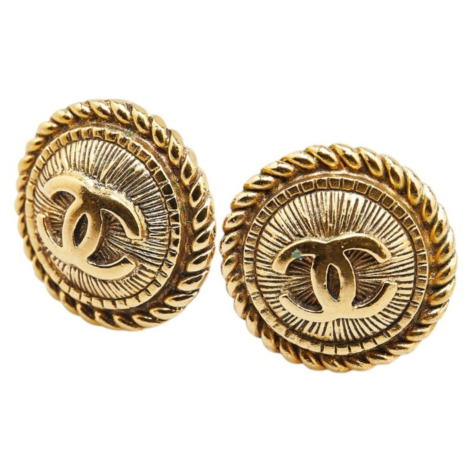 Plating Chanel Clip Earrings Gold: Plating Chanel Clip Earrings Gold This listing features Plating Chanel Clip Earrings Gold. Item specifics are provided below. Item Specifics: Brand: Chanel Type: Clip Earrings Gender: Women Material: