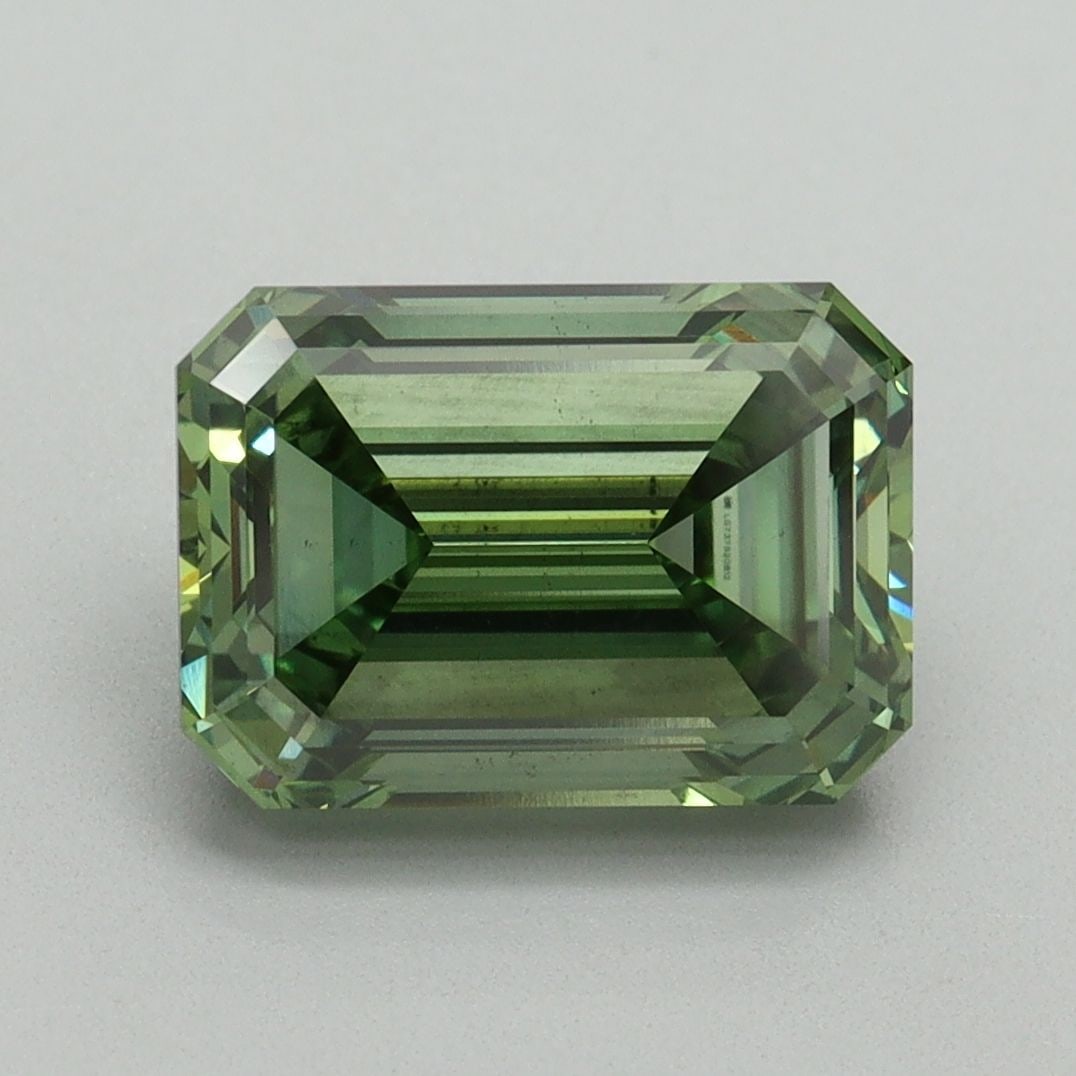 Loose Lab Diamond - IGI Emerald 3.18ct Fancy Vivid Green VS2: Loose Lab Diamond - IGI Emerald 3.18ct Fancy Vivid Green VS2 This listing features Loose Lab Diamond - IGI Emerald 3.18ct Fancy Vivid Green VS2. Item specifics are provided below. Item Specifics: