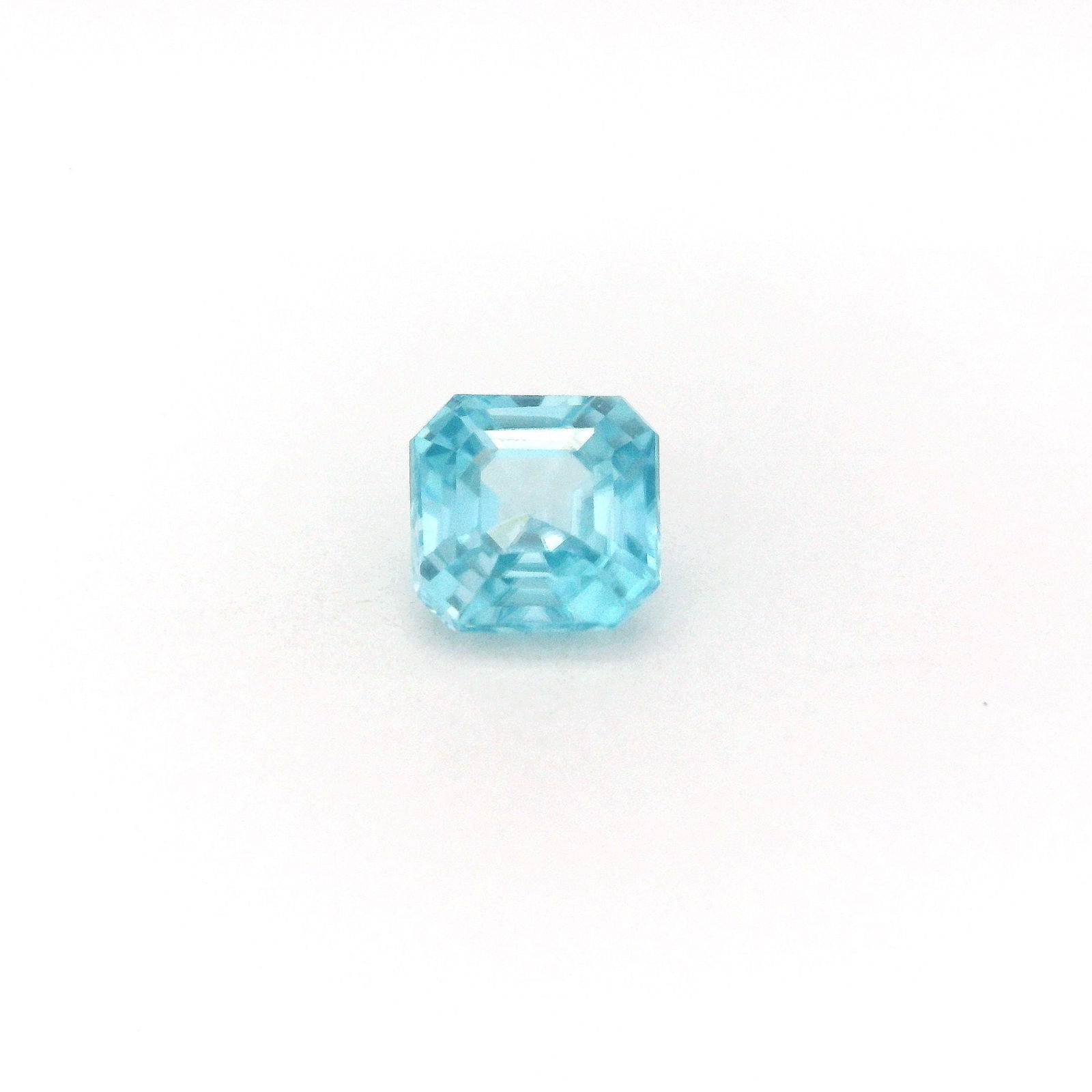 Loose Zircon Gemstone - GSI Octagonal 1.55ct Blue SI: Loose Zircon Gemstone - GSI Octagonal 1.55ct Blue SI This listing features Loose Zircon Gemstone - GSI Octagonal 1.55ct Blue SI. Item specifics are provided below. Item Specifics: Type: Zircon