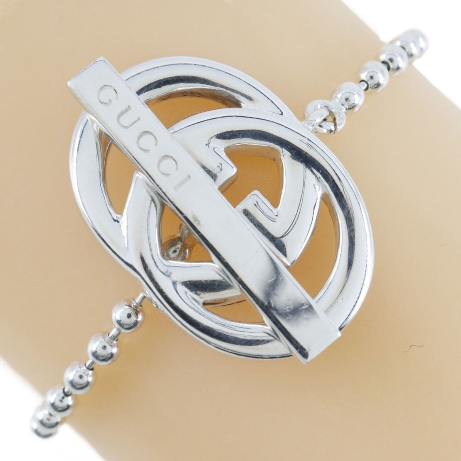 925 Gucci Charm Bracelet Silver: 925 Gucci Charm Bracelet Silver This listing features 925 Gucci Charm Bracelet Silver. Item specifics are provided below. Item Specifics: Brand: Gucci Type: Charm Bracelet Gender: Unisex Material: Sil