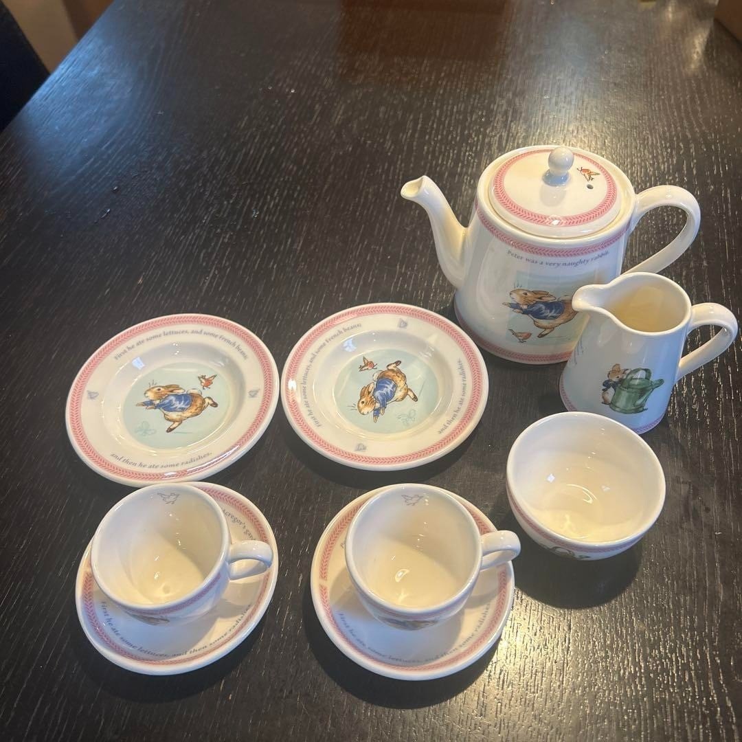 Rare Wedgwood Peter Rabbit Tea Set Miniature Teapot Cup Saucer Creamer Plate (1 of 7)