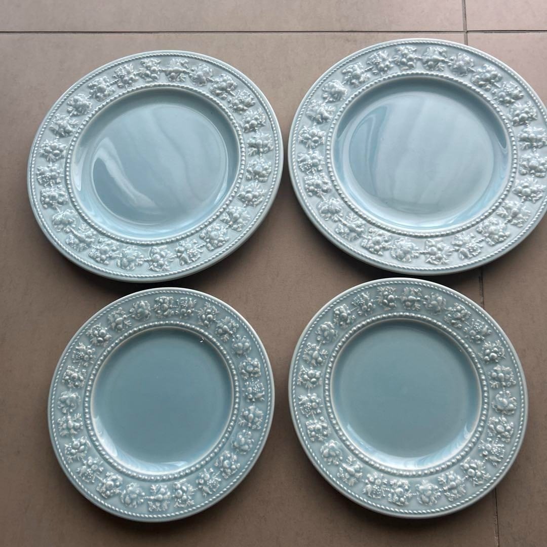 England Wedgwood Home Festivity Blue Plate Set of 4 27cm & 21cm Round Plates (1 of 10)