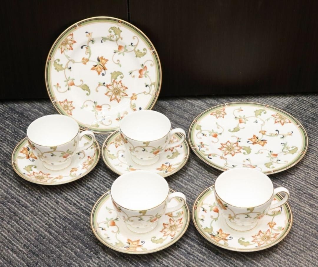 Tableware Wedgwood Oberon Cup Saucer Plate Floral White Bone China England: Tableware Wedgwood Oberon Cup Saucer Plate Floral White Bone China England This listing features Tableware Wedgwood Oberon Cup Saucer Plate Floral White Bone China England. Item specifics are provided