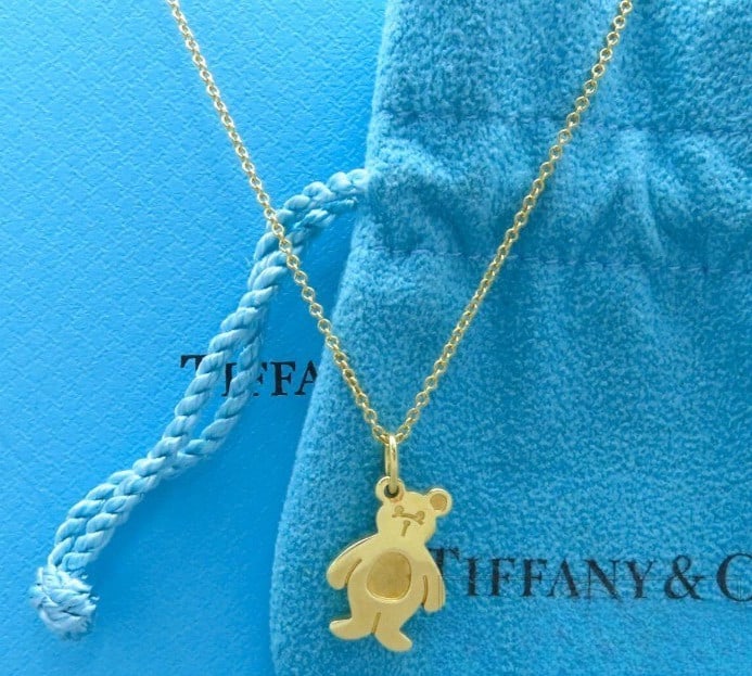 Pouch Tiffany & Co Hug Bear 18k Yellow Gold Necklace Pendant Animal with Box (1 of 5)