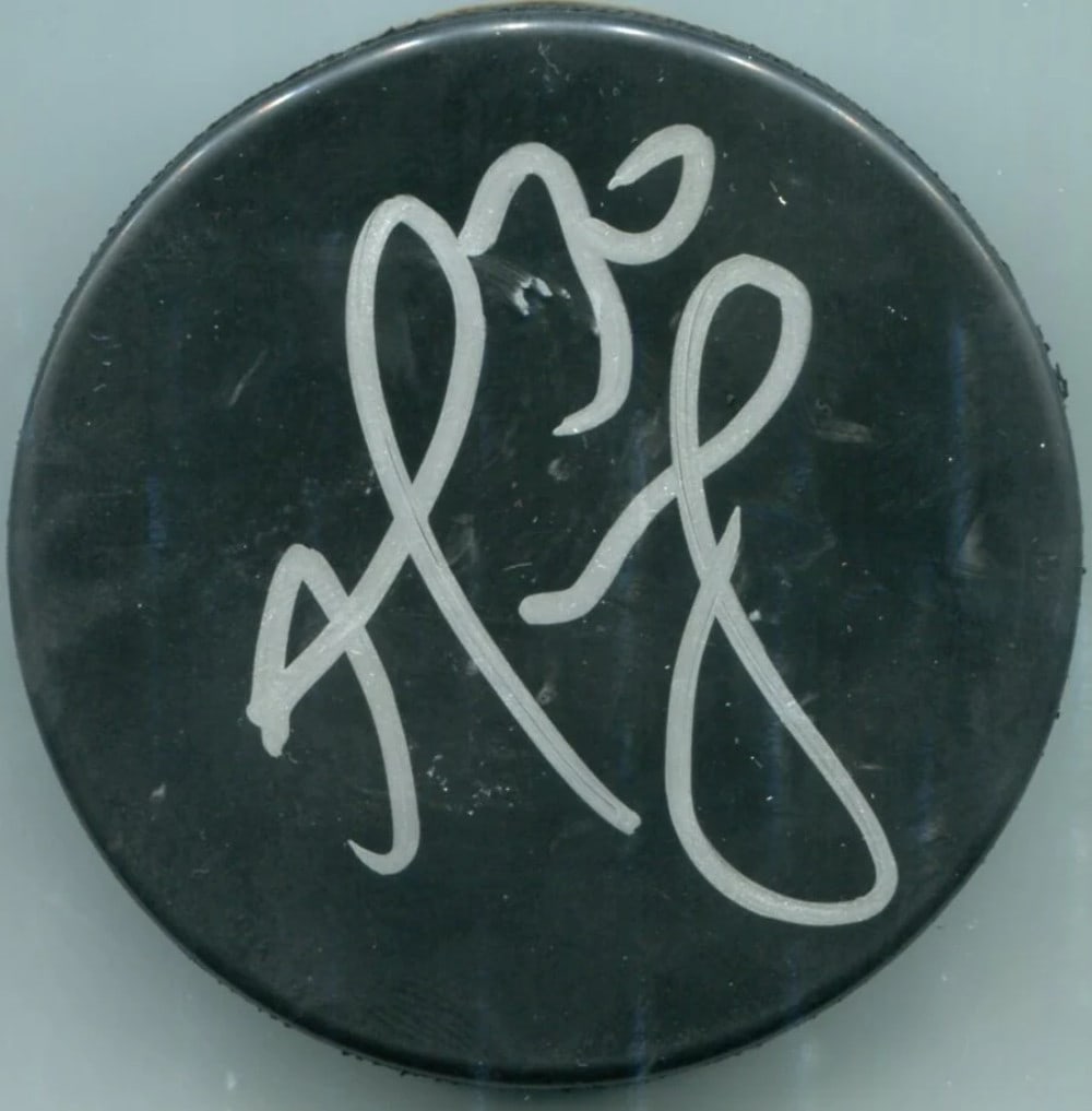 (JSA) Matt Murray Autographed Black Hockey Puck (1 of 2)