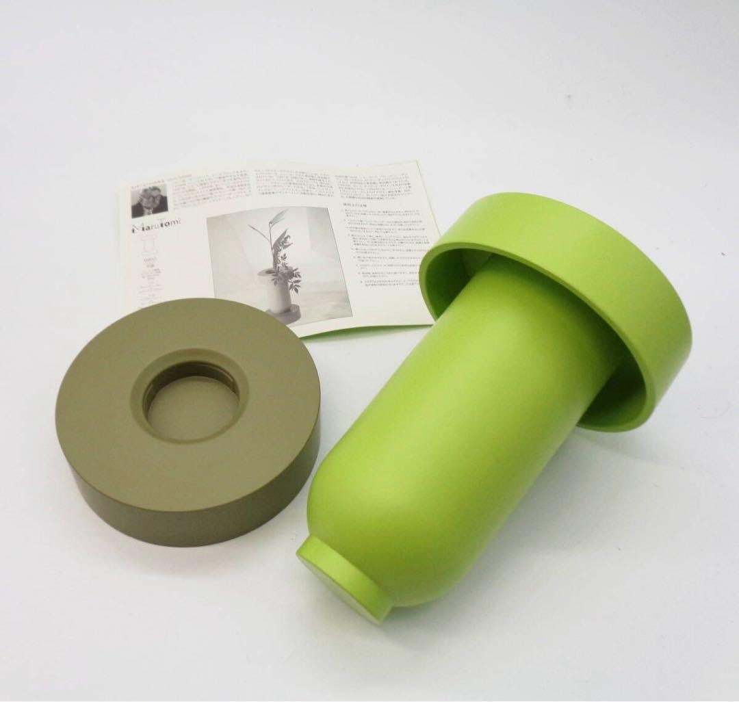 Box Marutomi Ettore Sottsass MIRTO 112 Flower Vase Green Rare DeadStock with: Box Marutomi Ettore Sottsass MIRTO 112 Flower Vase Green Rare DeadStock with This listing features Box Marutomi Ettore Sottsass MIRTO 112 Flower Vase Green Rare DeadStock with. Item specifics are prov