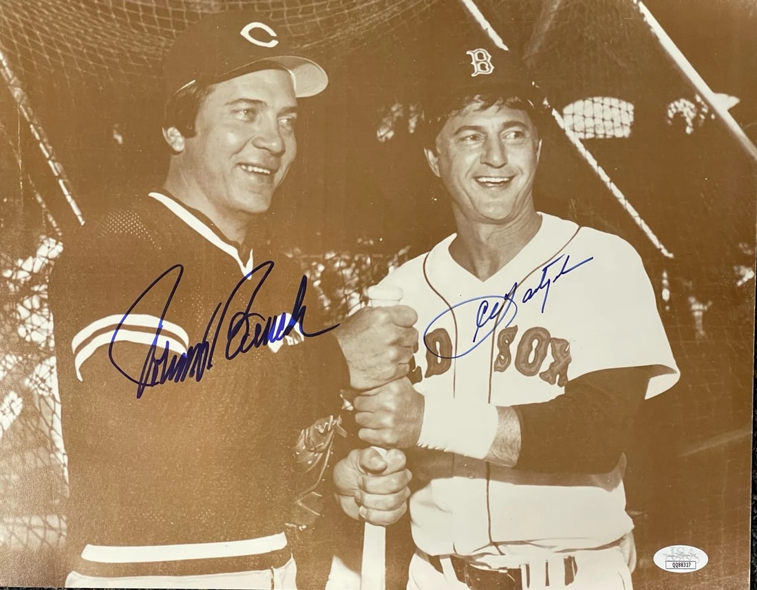 (JSA) Johnny Bench Carl Yastrzemski Autographed 11x14 Baseball Photo (1 of 1)