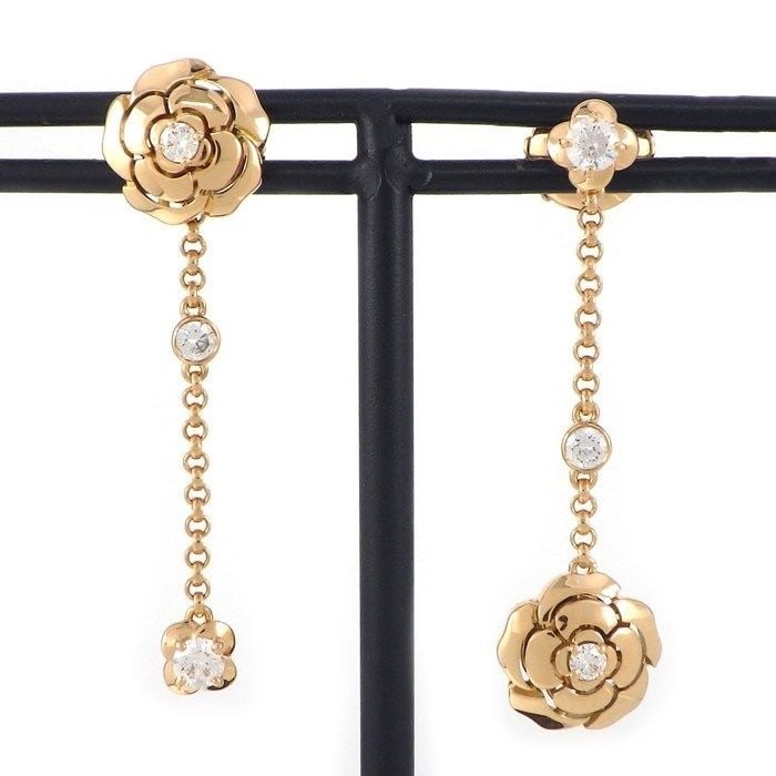 Earring CHANEL Camellia Diamond Rose Gold Long Dangle: Earring CHANEL Camellia Diamond Rose Gold Long Dangle This listing features Earring CHANEL Camellia Diamond Rose Gold Long Dangle. Item specifics are provided below. Item Specifics: Brand: CHANEL Type