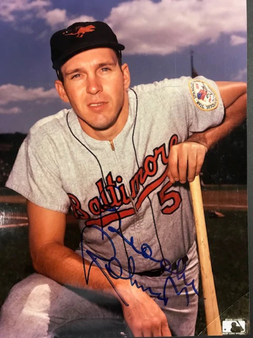 Photo Brooks Robinson Autographed 8x10 Baseball (1 of 1)