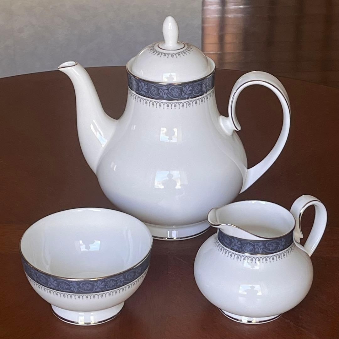 Tableware Royal Doulton Sherbrooke Tea Pot Sugarpot creamer Set White Bone china (1 of 13)