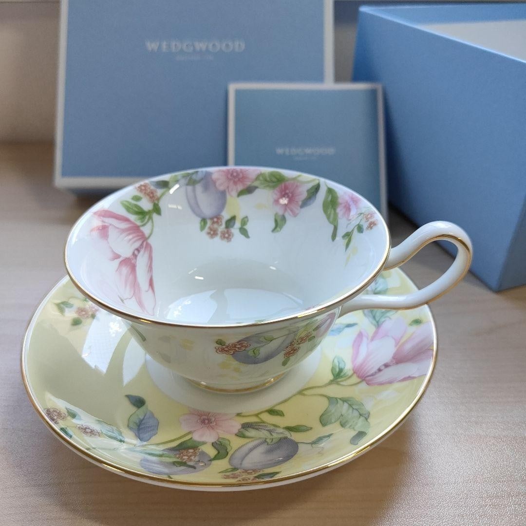 Box Wedgwood Sweet Plum Damask Cup Saucer Bone China Floral England With: Box Wedgwood Sweet Plum Damask Cup Saucer Bone China Floral England With This listing features Box Wedgwood Sweet Plum Damask Cup Saucer Bone China Floral England With. Item specifics are provided bel