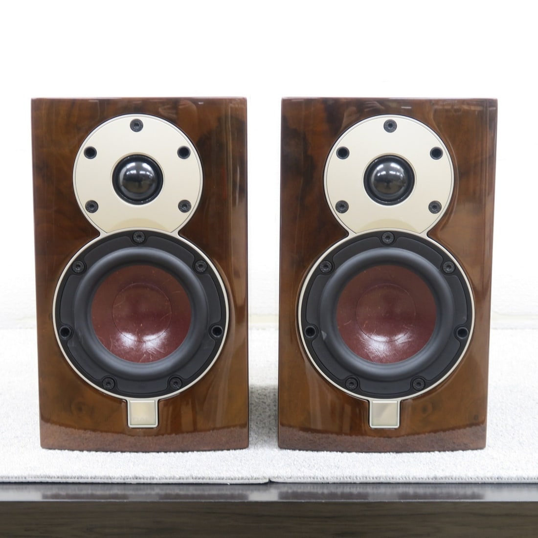 Working DALI Menuet SE Bookshelf Speakers Pair High Fidelity Compact AudioSystem (1 of 14)