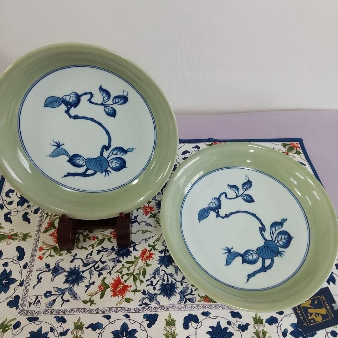 Used Genemon Celadon Salad Plates Set of 2 Leaf Pattern 8.3in Tiffany Style Good (1 of 13)
