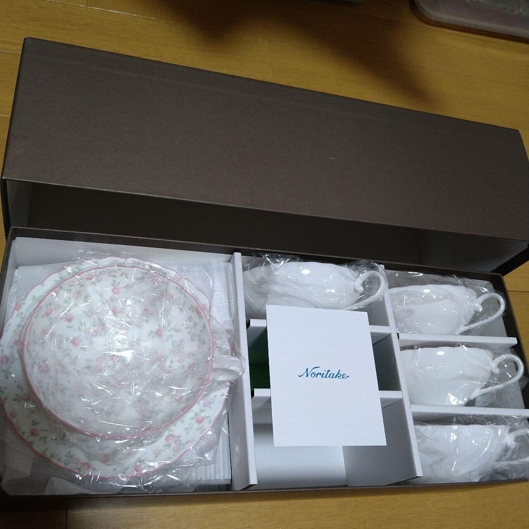 Japan Noritake Cutie Rose Cup Saucer Set Of 5 Bone China Floral Design Tableware: Japan Noritake Cutie Rose Cup Saucer Set Of 5 Bone China Floral Design Tableware This listing features Japan Noritake Cutie Rose Cup Saucer Set Of 5 Bone China Floral Design Tableware. Item specifics