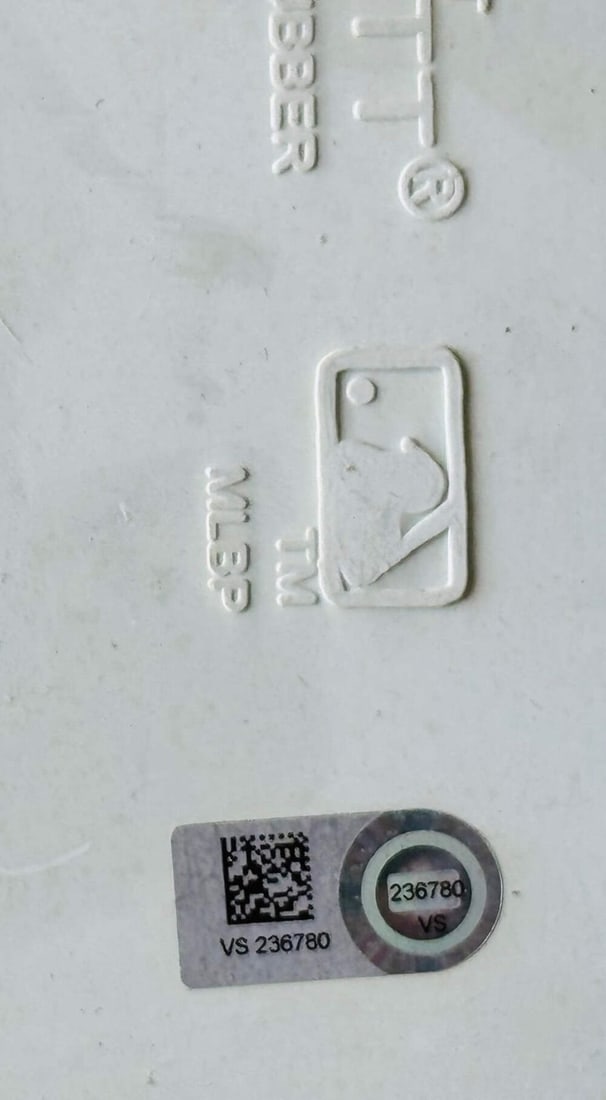 (MLB) Nolan Ryan Autographed Pitching Rubber - 2