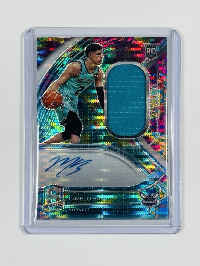 75 2020-21 SPECTRA LAMELO BALL #215 ROOKIE PATCH AUTO/: 75 2020-21 SPECTRA LAMELO BALL #215 ROOKIE PATCH AUTO/ This listing features 75 2020-21 SPECTRA LAMELO BALL #215 ROOKIE PATCH AUTO/. Item specifics are provided below. Item Specifics: Card Size: