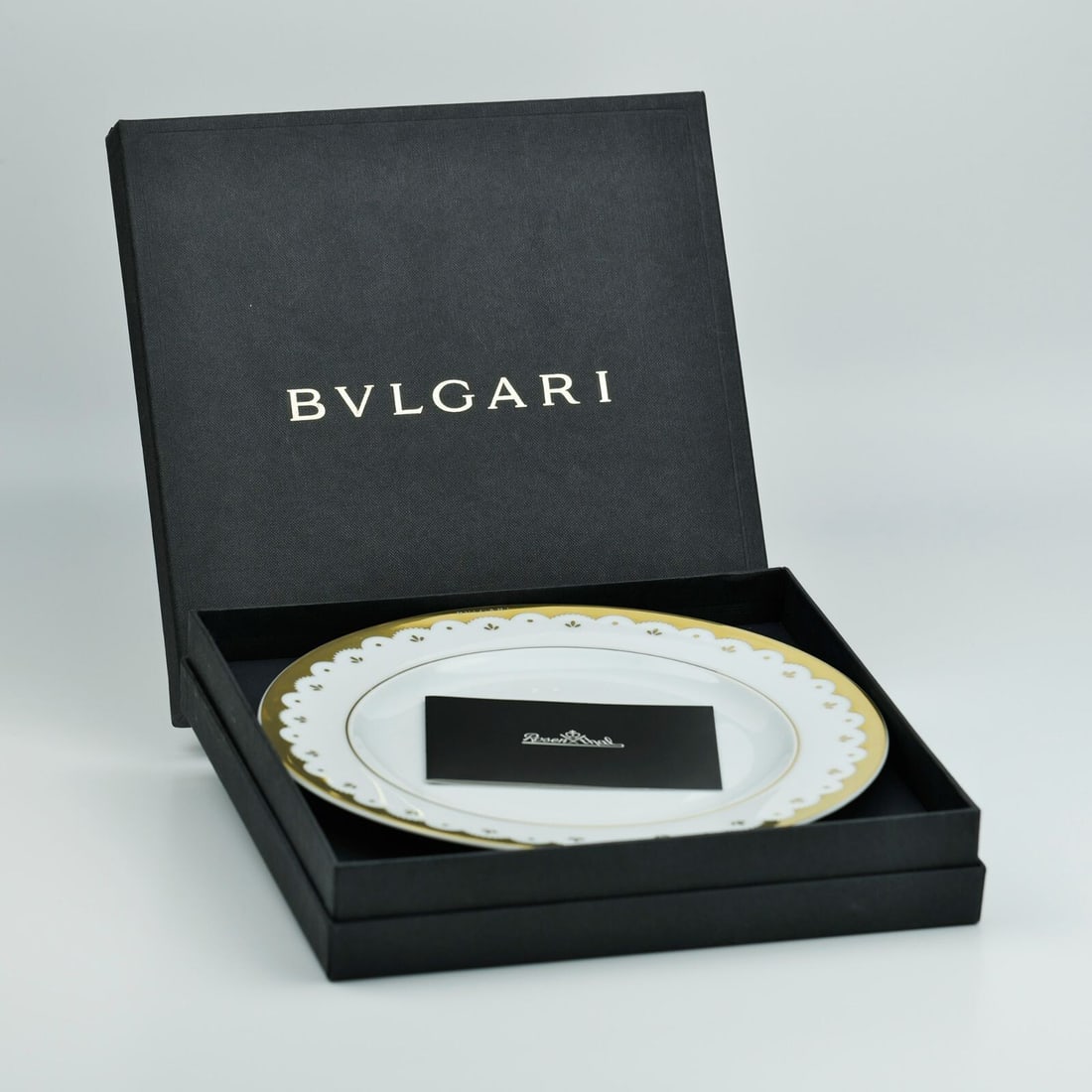 Rare BVLGARI Rosenthal Dolci Dolce Deco Dessert Plate 22.5cm Gold-painted lace: Rare BVLGARI Rosenthal Dolci Dolce Deco Dessert Plate 22.5cm Gold-painted lace This listing features Rare BVLGARI Rosenthal Dolci Dolce Deco Dessert Plate 22.5cm Gold-painted lace. Item specifics are