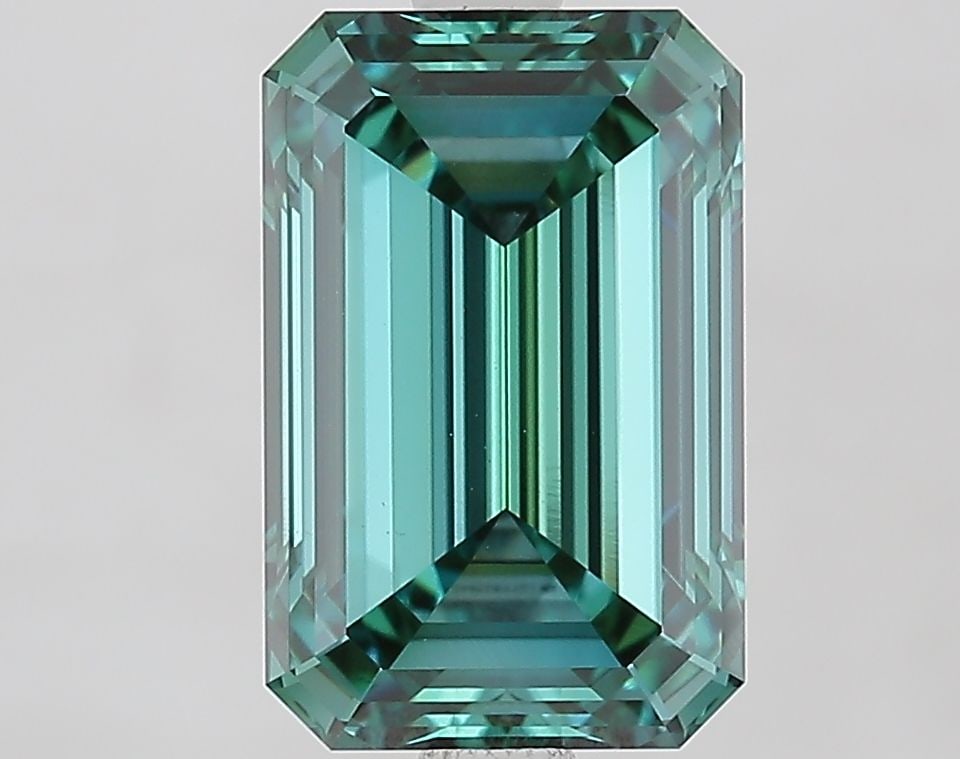 Loose Lab Diamond - IGI Emerald 3.08ct Fancy Vivid Green VVS2: Loose Lab Diamond - IGI Emerald 3.08ct Fancy Vivid Green VVS2 This listing features Loose Lab Diamond - IGI Emerald 3.08ct Fancy Vivid Green VVS2. Item specifics are provided below. Item Specifics: So