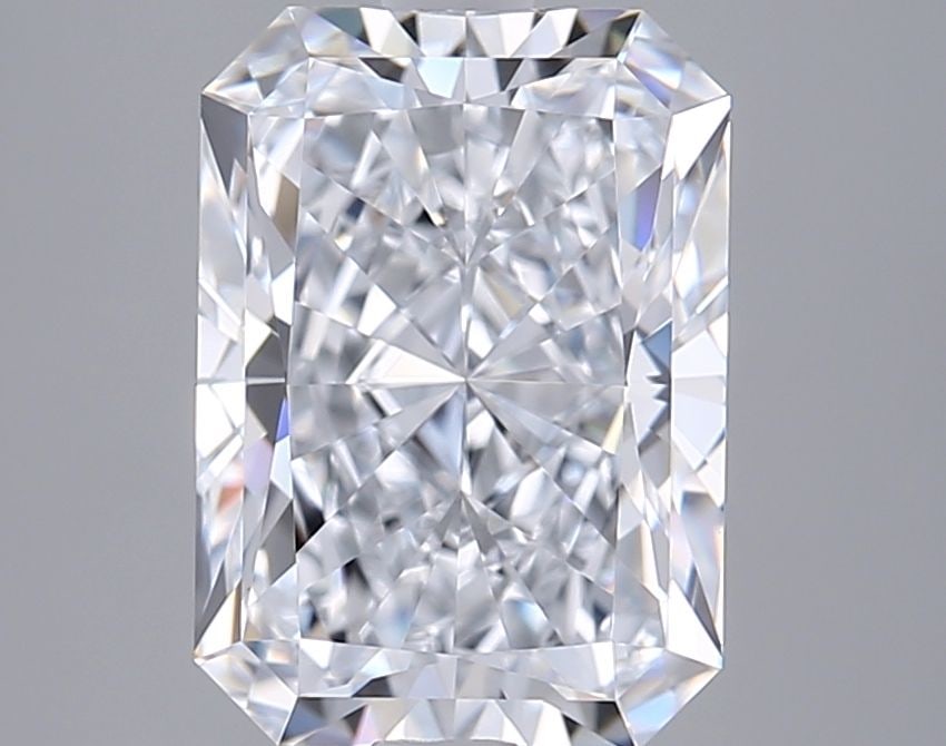Loose Lab Diamond - IGI Radiant 3.08ct E VVS1: Loose Lab Diamond - IGI Radiant 3.08ct E VVS1 This listing features Loose Lab Diamond - IGI Radiant 3.08ct E VVS1. Item specifics are provided below. Item Specifics: Source: This Is A Real Diamond