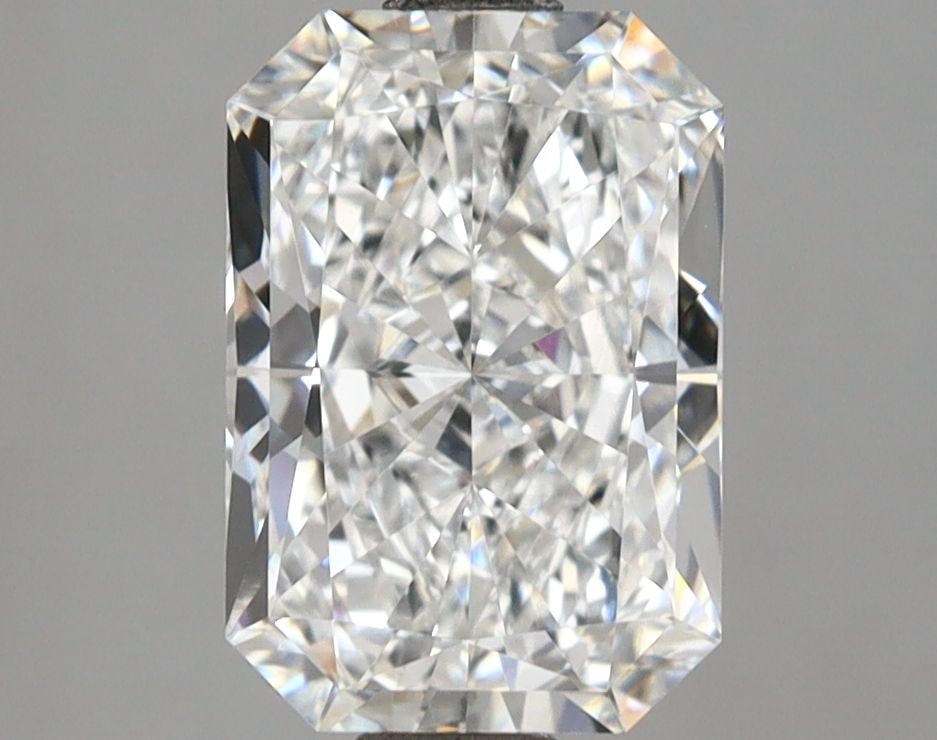 Loose Lab Diamond - IGI Radiant 2.56ct E VVS2: Loose Lab Diamond - IGI Radiant 2.56ct E VVS2 This listing features Loose Lab Diamond - IGI Radiant 2.56ct E VVS2. Item specifics are provided below. Item Specifics: Source: This Is A Real Diamond Gro