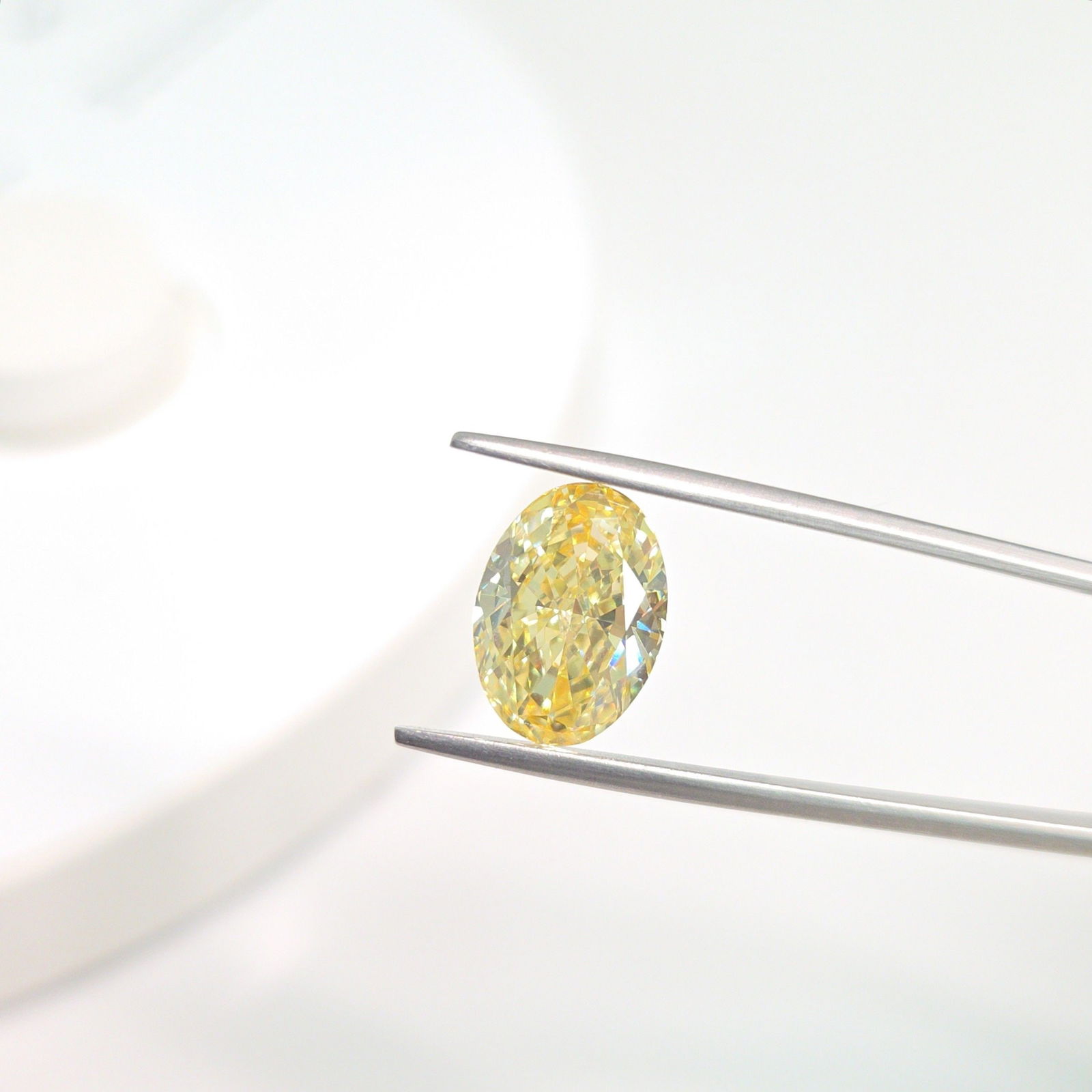 Loose Lab Diamond - IGI Oval 4.9ct Fancy Intense Yellow VVS2: Loose Lab Diamond - IGI Oval 4.9ct Fancy Intense Yellow VVS2 This listing features Loose Lab Diamond - IGI Oval 4.9ct Fancy Intense Yellow VVS2. Item specifics are provided below. Item Specifics: Sour