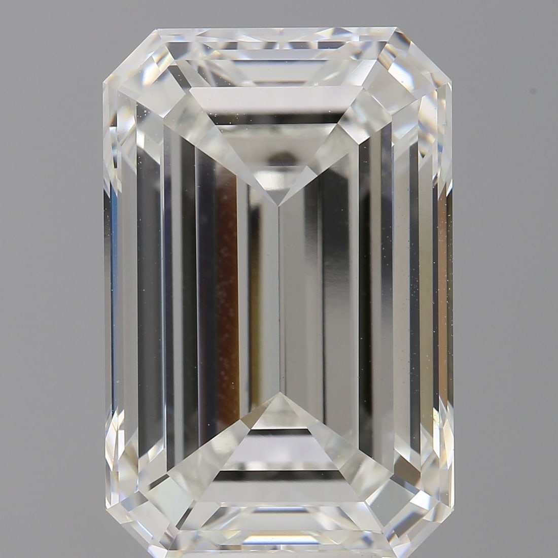 Loose Lab Diamond - IGI Emerald 9.03ct G VVS2: Loose Lab Diamond - IGI Emerald 9.03ct G VVS2 This listing features Loose Lab Diamond - IGI Emerald 9.03ct G VVS2. Item specifics are provided below. Item Specifics: Source: This Is A Real Diamond