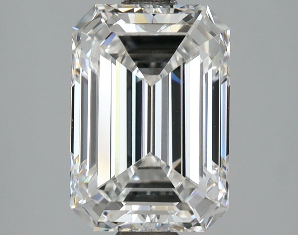 Loose Lab Diamond - IGI Emerald 3.1ct E VVS2: Loose Lab Diamond - IGI Emerald 3.1ct E VVS2 This listing features Loose Lab Diamond - IGI Emerald 3.1ct E VVS2. Item specifics are provided below. Item Specifics: Source: This Is A Real Diamond