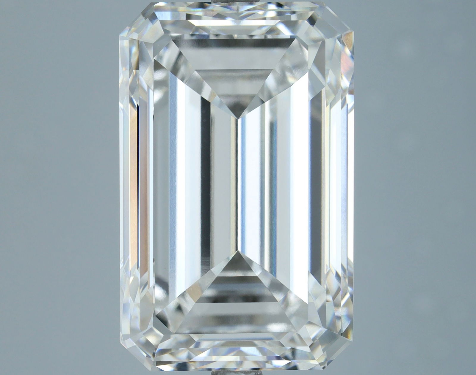 Loose Lab Diamond - IGI Emerald 10.01ct E VVS2: Loose Lab Diamond - IGI Emerald 10.01ct E VVS2 This listing features Loose Lab Diamond - IGI Emerald 10.01ct E VVS2. Item specifics are provided below. Item Specifics: Source: This Is A Real Diamond