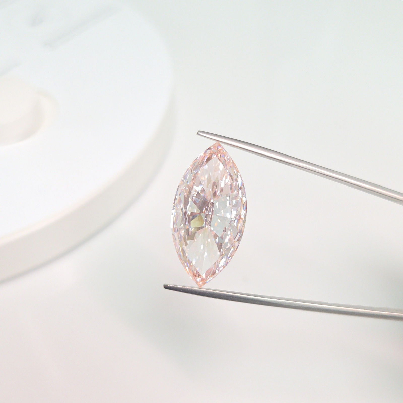 Loose Lab Diamond - IGI Marquise 19.29ct Fancy Intense Pink VVS2: Loose Lab Diamond - IGI Marquise 19.29ct Fancy Intense Pink VVS2 This listing features Loose Lab Diamond - IGI Marquise 19.29ct Fancy Intense Pink VVS2. Item specifics are provided below. Item Specifi