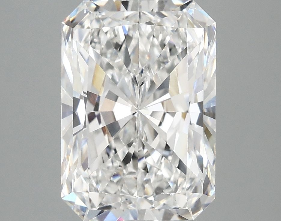 Loose Lab Diamond - IGI Radiant 3.48ct E VVS2: Loose Lab Diamond - IGI Radiant 3.48ct E VVS2 This listing features Loose Lab Diamond - IGI Radiant 3.48ct E VVS2. Item specifics are provided below. Item Specifics: Source: This Is A Real Diamond