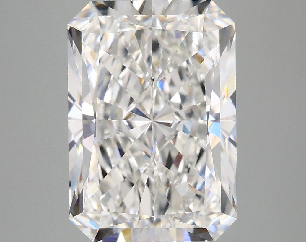 Loose Lab Diamond - IGI Radiant 5.08ct E VVS2: Loose Lab Diamond - IGI Radiant 5.08ct E VVS2 This listing features Loose Lab Diamond - IGI Radiant 5.08ct E VVS2. Item specifics are provided below. Item Specifics: Source: This Is A Real Diamond Gro