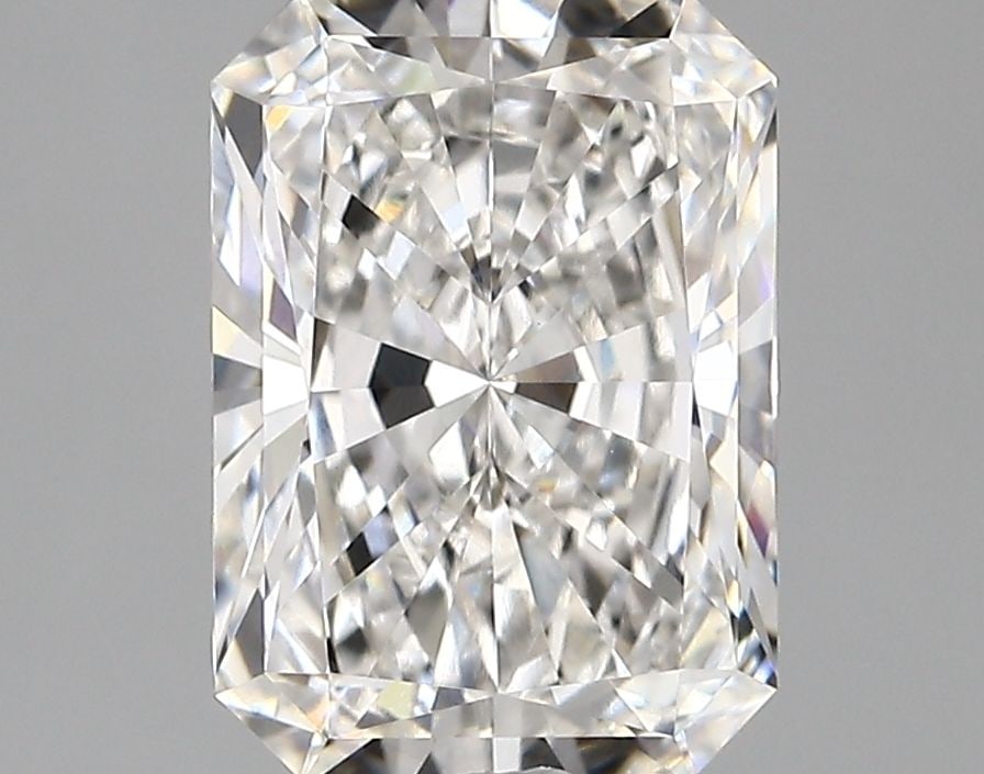 Loose Lab Diamond - IGI Radiant 3.14ct E VVS2: Loose Lab Diamond - IGI Radiant 3.14ct E VVS2 This listing features Loose Lab Diamond - IGI Radiant 3.14ct E VVS2. Item specifics are provided below. Item Specifics: Source: This Is A Real Diamond Gro